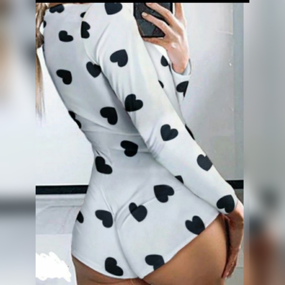 Long-sleeved Black Hearts Onesie